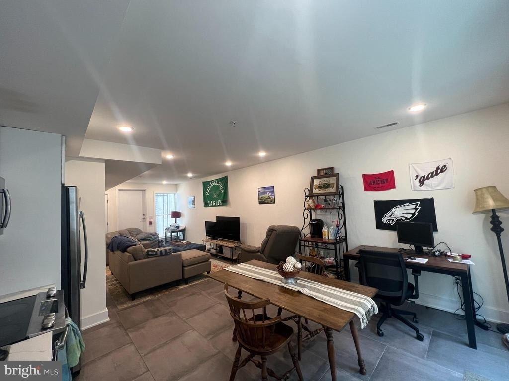 1824 Ridge Avenue - Photo 2