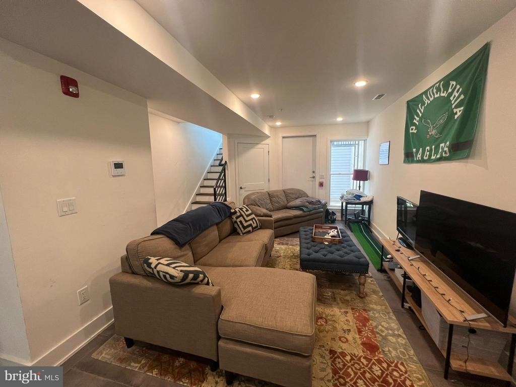1824 Ridge Avenue - Photo 3