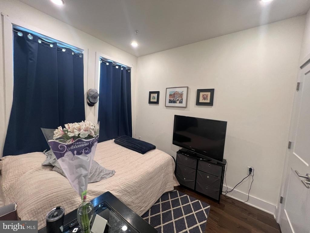 1824 Ridge Avenue - Photo 12