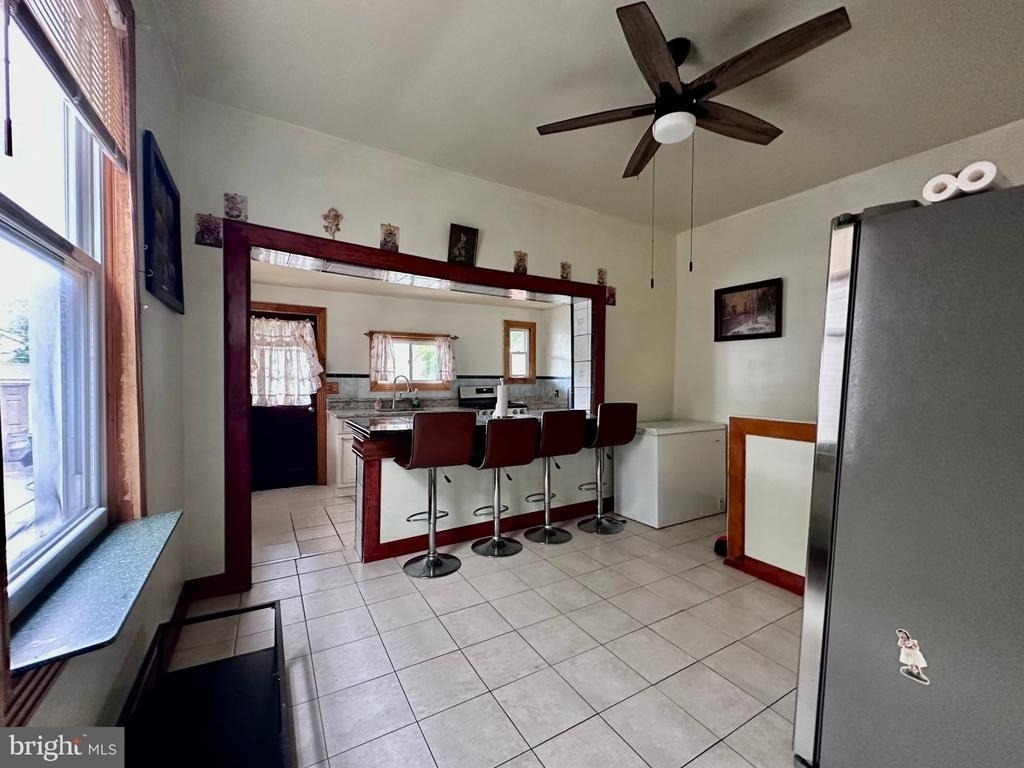 134 E Eleanor Street - Photo 3