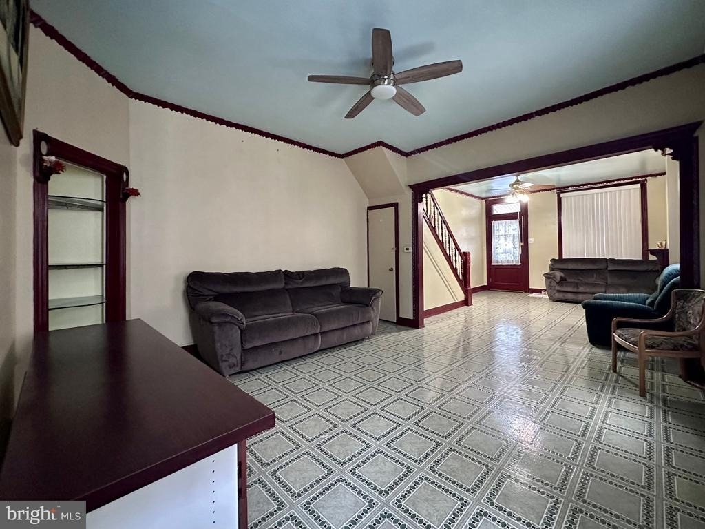 134 E Eleanor Street - Photo 2