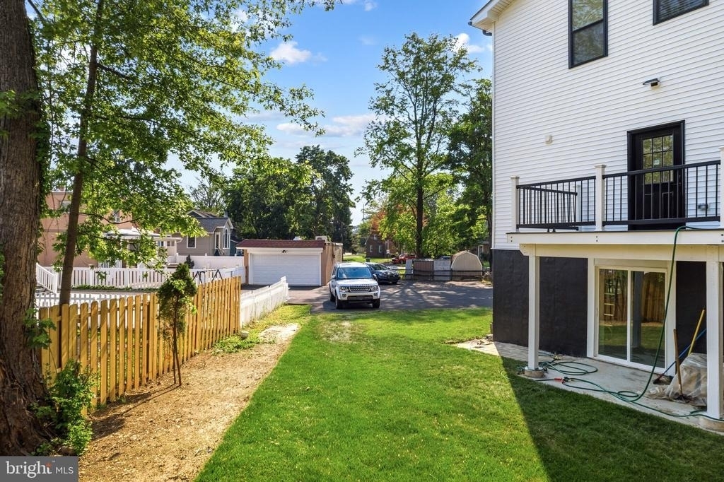 2370 Randolph Street - Photo 29