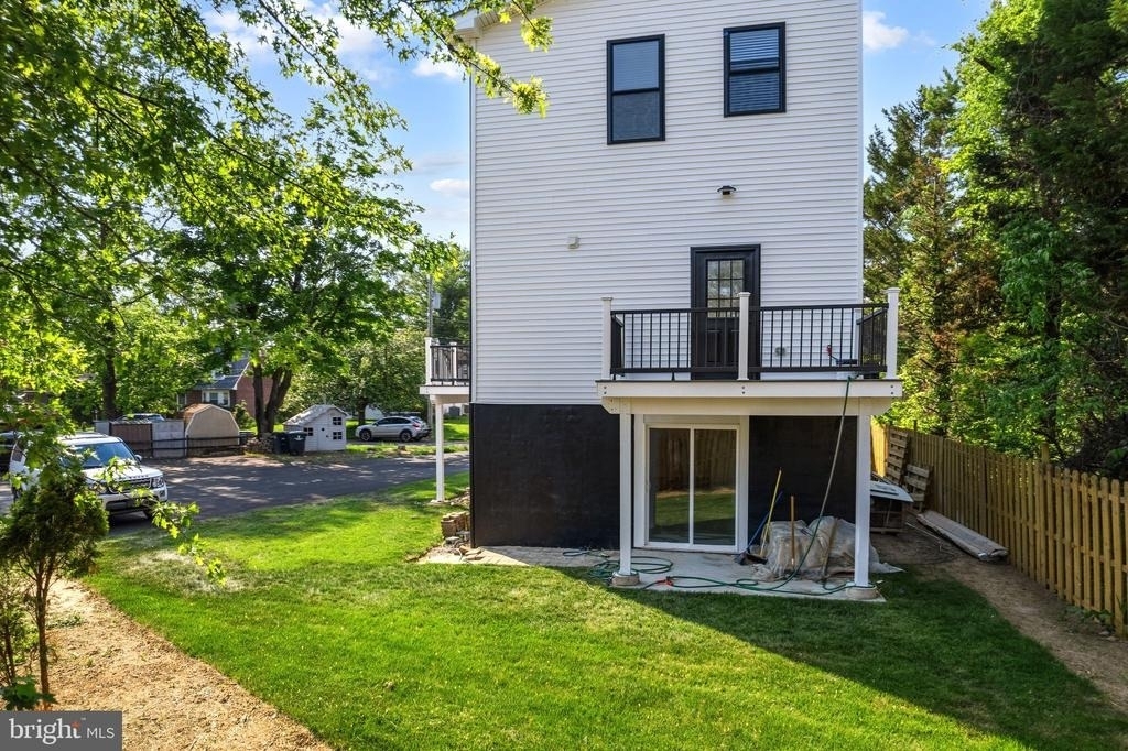 2370 Randolph Street - Photo 30