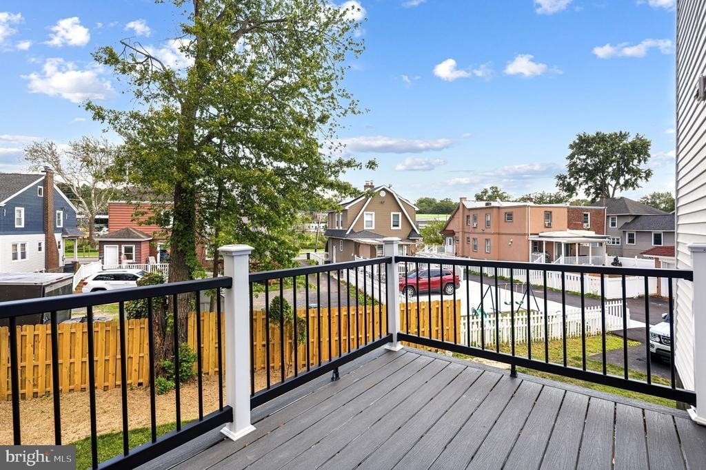 2370 Randolph Street - Photo 8