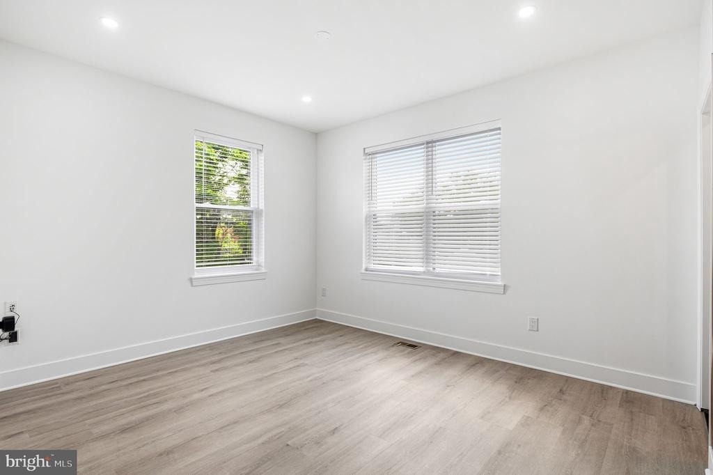 2370 Randolph Street - Photo 25