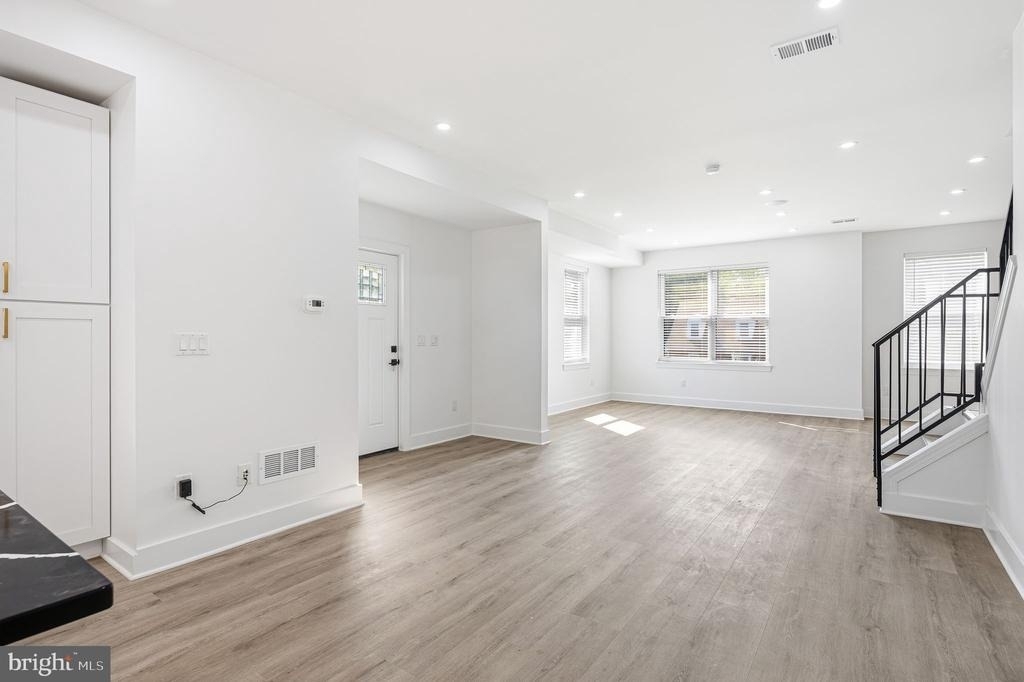 2370 Randolph Street - Photo 13