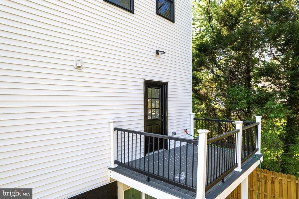 2370 Randolph Street - Photo 31