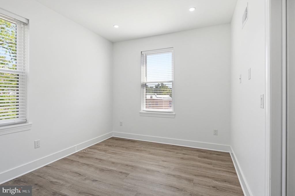 2370 Randolph Street - Photo 19