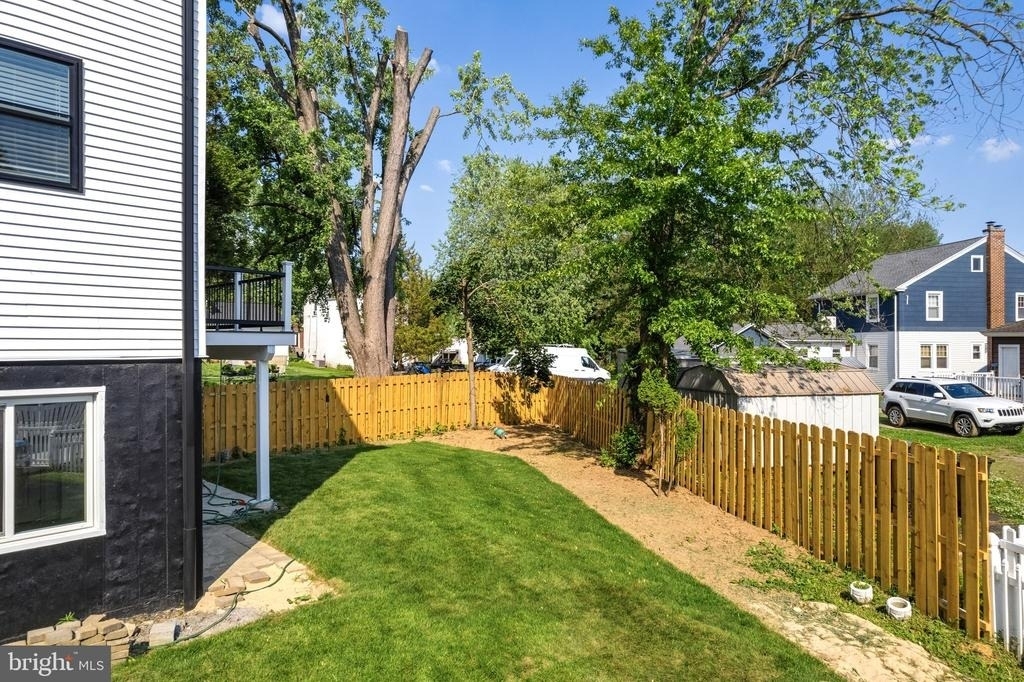 2370 Randolph Street - Photo 32