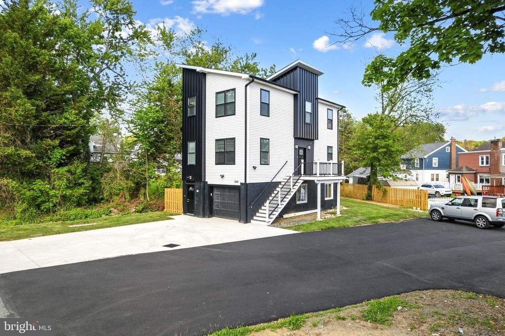 2370 Randolph Street - Photo 1