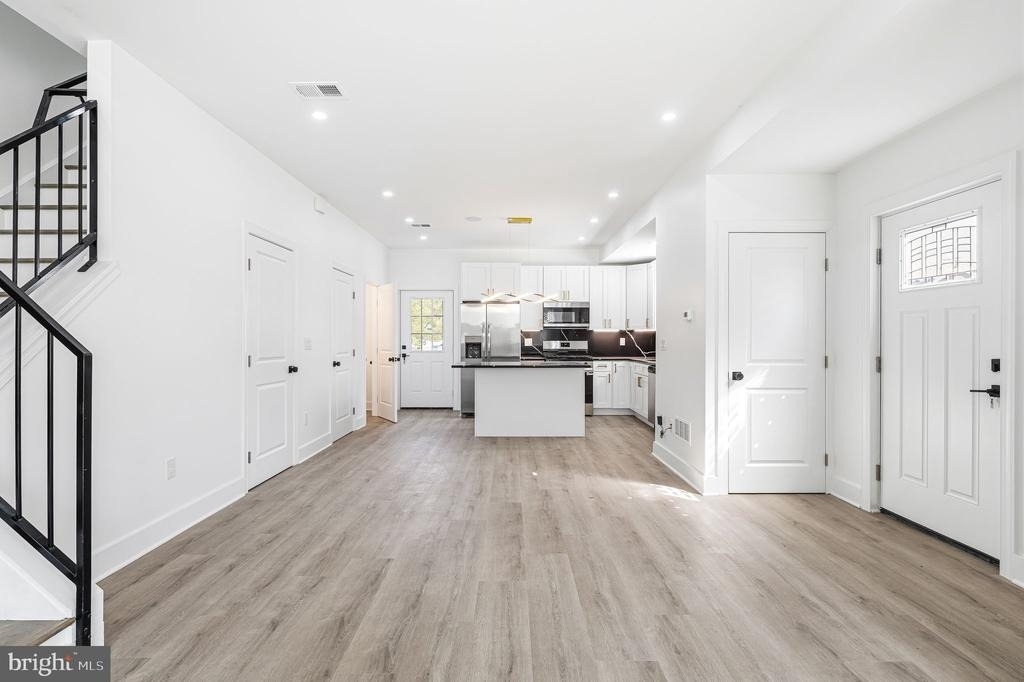 2370 Randolph Street - Photo 14