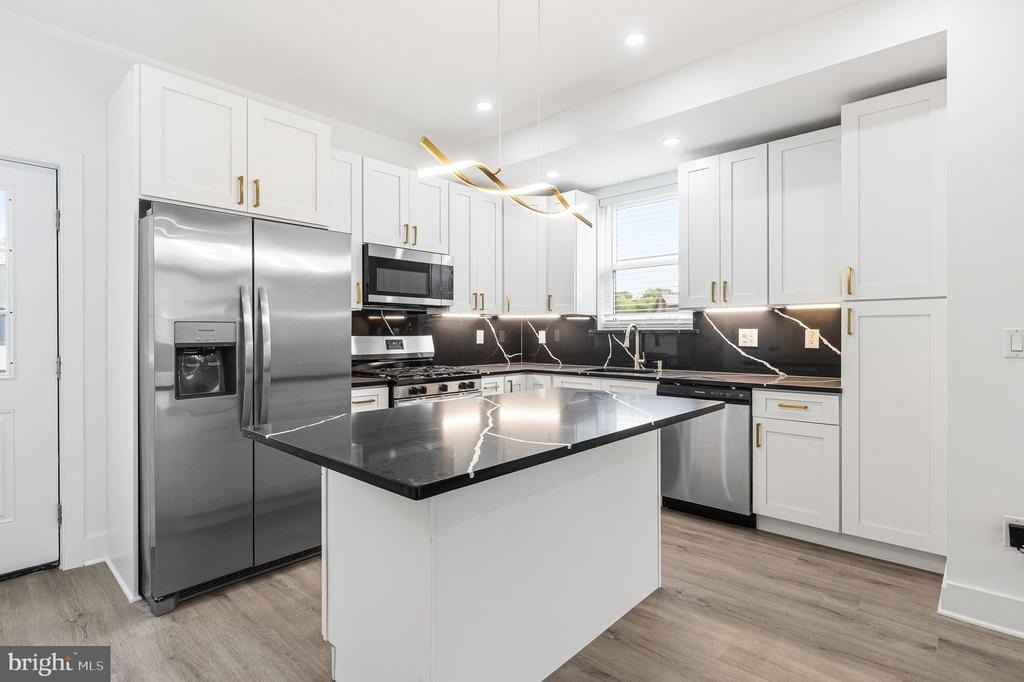 2370 Randolph Street - Photo 11
