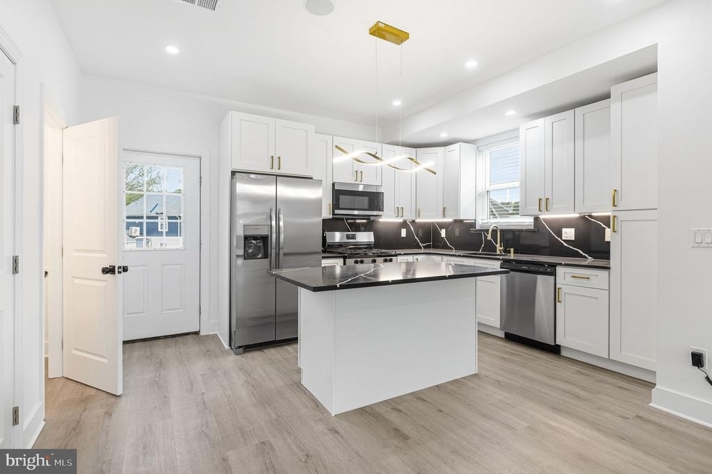 2370 Randolph Street - Photo 12