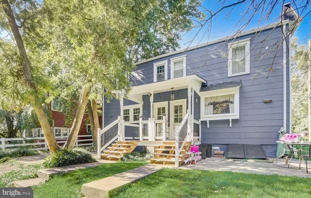 46 N Edgewater Avenue - Photo 1