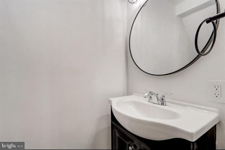46 N Edgewater Avenue - Photo 2