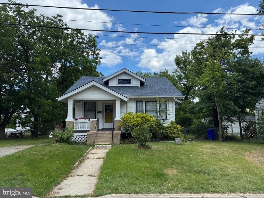 8803 48th Avenue - Photo 1