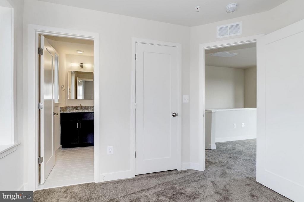 8051 Tribeca Street - Photo 30