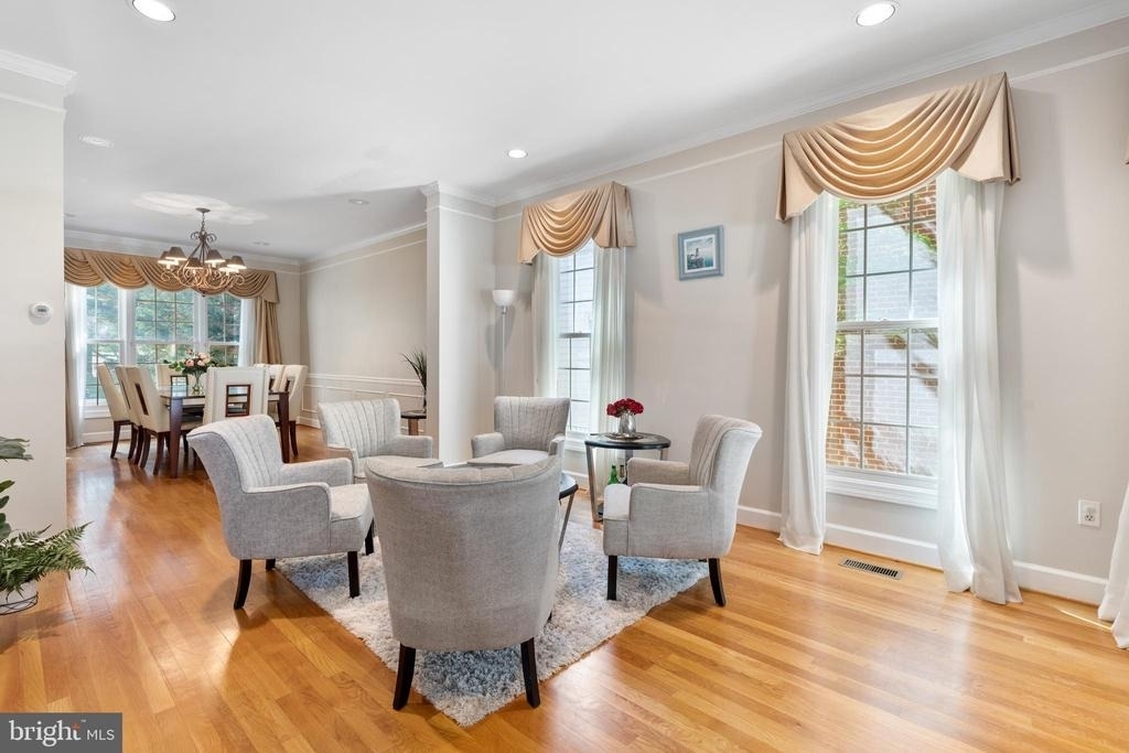 7815 Stable Way - Photo 6