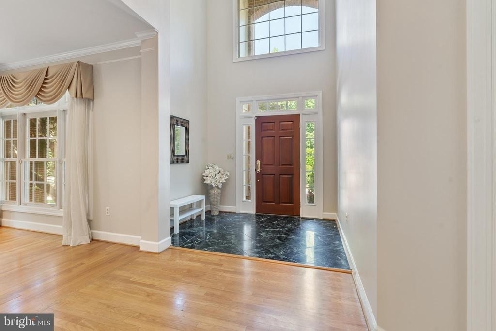 7815 Stable Way - Photo 3