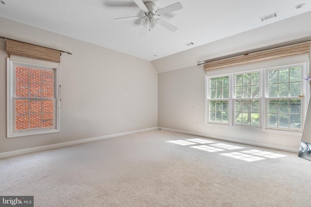 7815 Stable Way - Photo 17