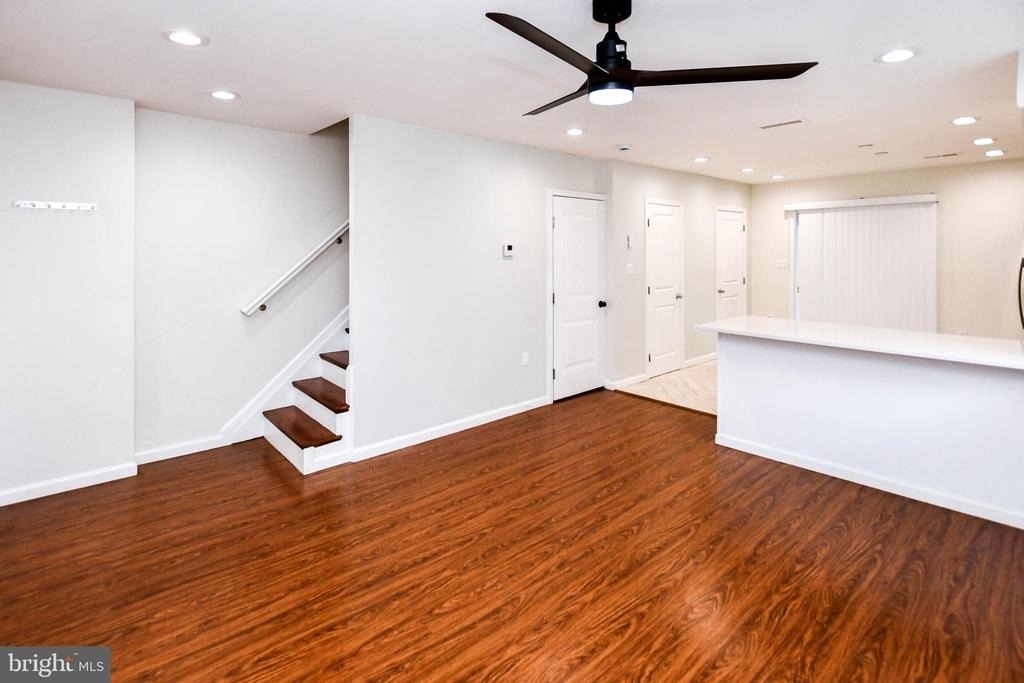531 Hilltop Terrace Se - Photo 13