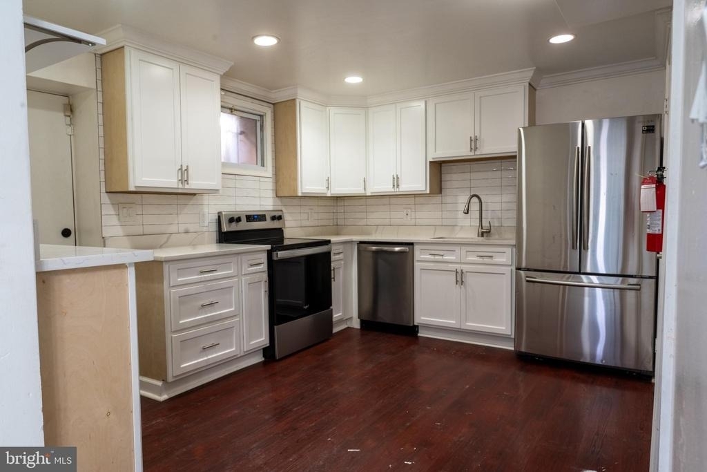417 Atlantic Street Se - Photo 2
