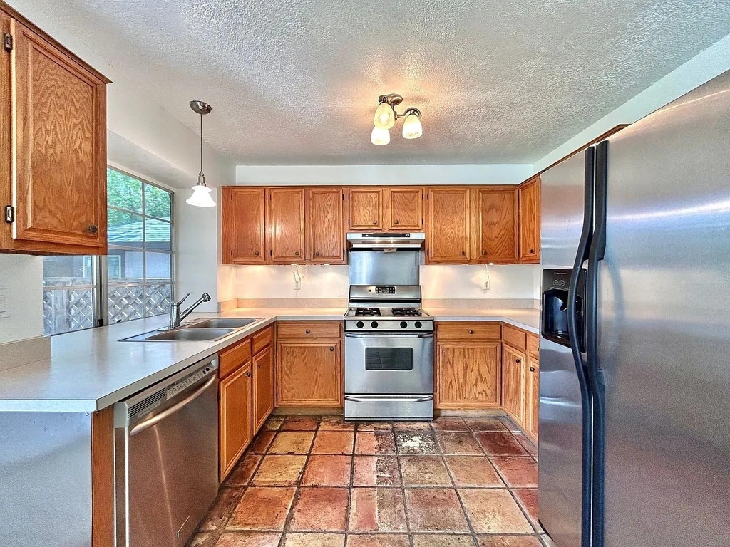 806 Minturn Ln - Photo 7