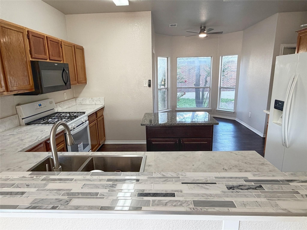 1114 Black Locust Dr - Photo 5