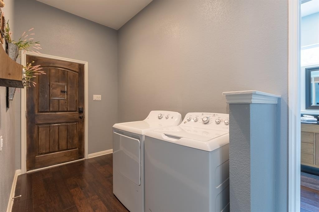 1320 Contour Dr - Photo 18
