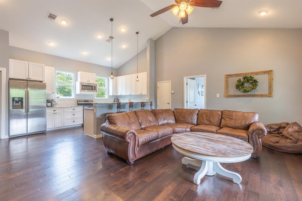 1320 Contour Dr - Photo 5