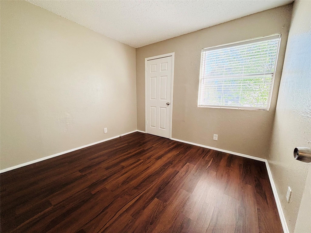 10211 Brownie Dr - Photo 9