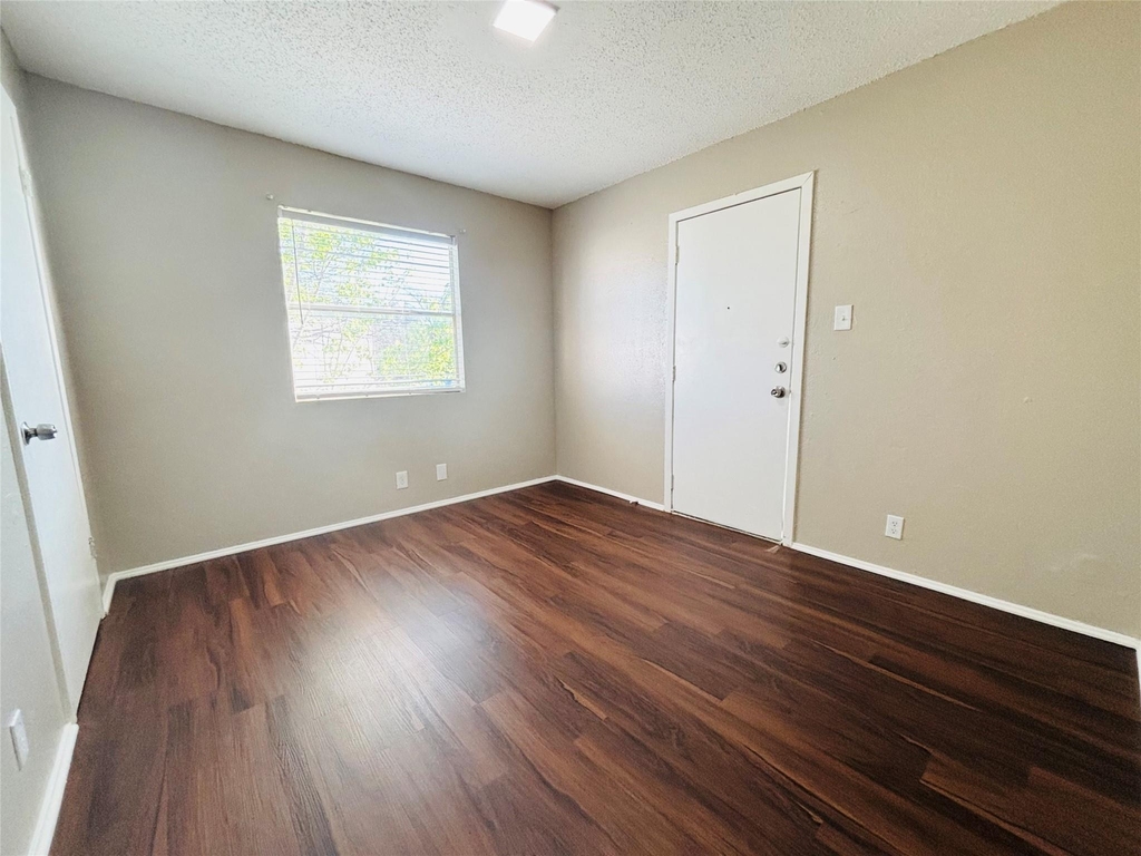 10211 Brownie Dr - Photo 11