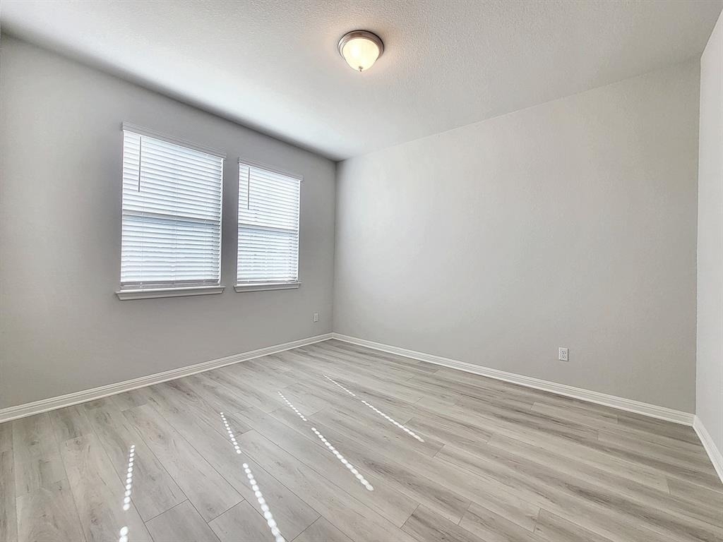 2044 Arendale Dr - Photo 2