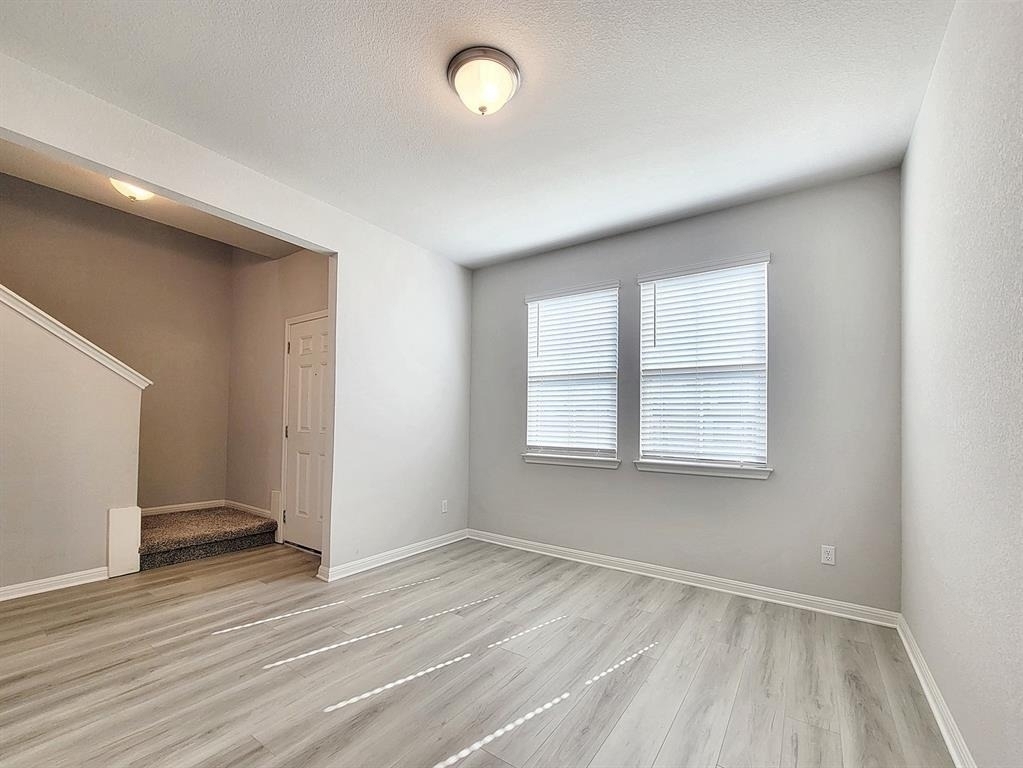 2044 Arendale Dr - Photo 3