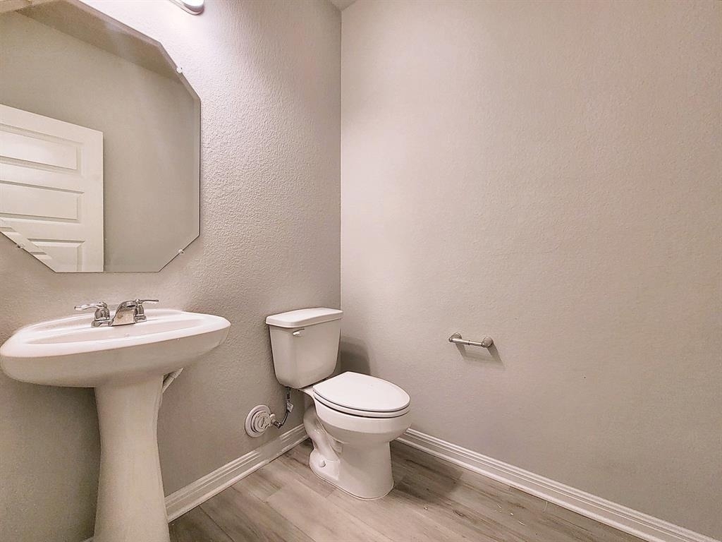 2044 Arendale Dr - Photo 4