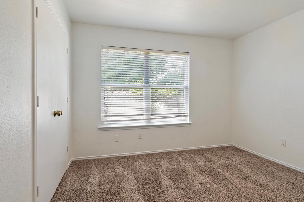 2207 Kuykendall Dr - Photo 13