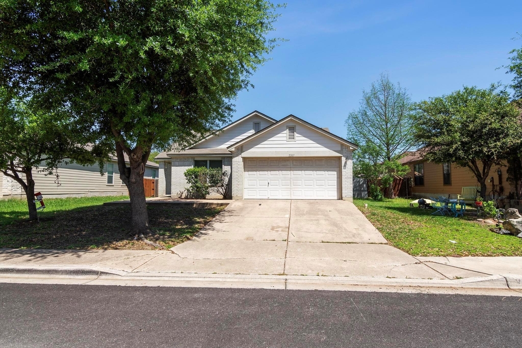 2207 Kuykendall Dr - Photo 0