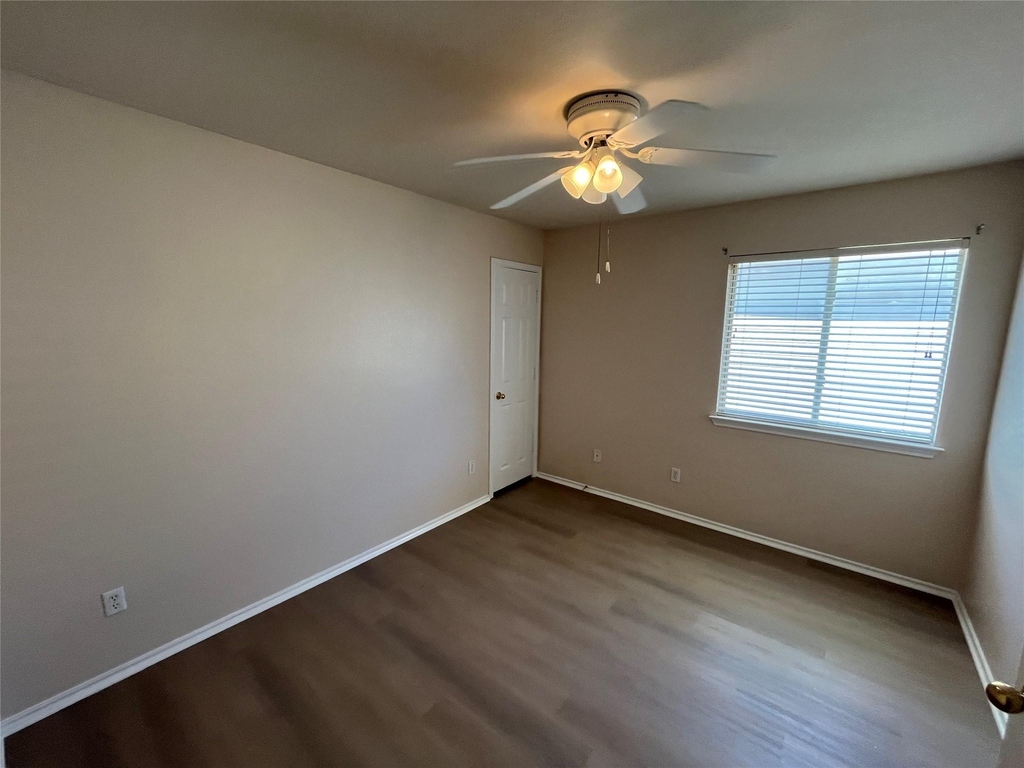 513 Crater Lake Dr - Photo 23
