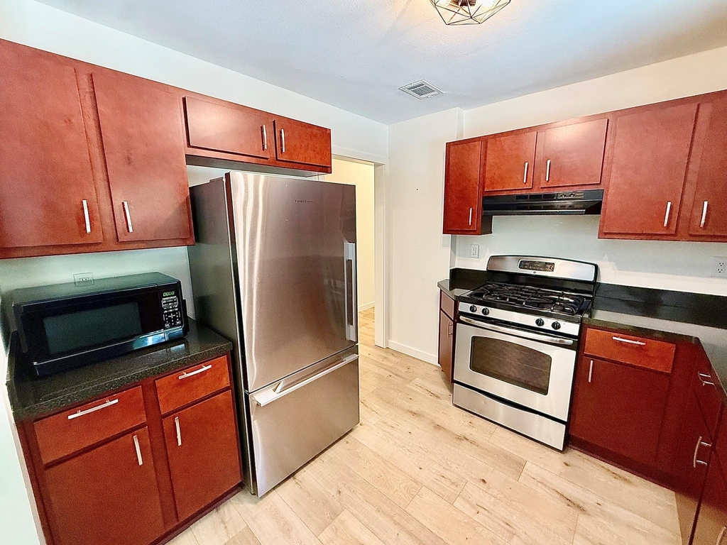 7608 Tisdale Dr - Photo 4