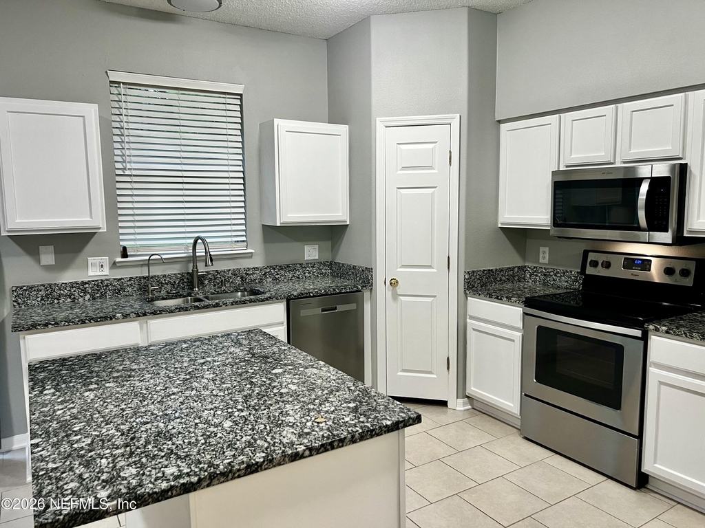 10260 Woodley Creek Road W - Photo 10