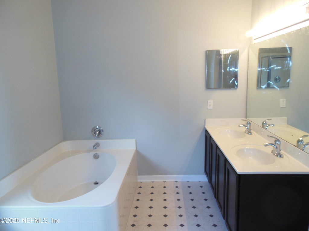 10260 Woodley Creek Road W - Photo 2