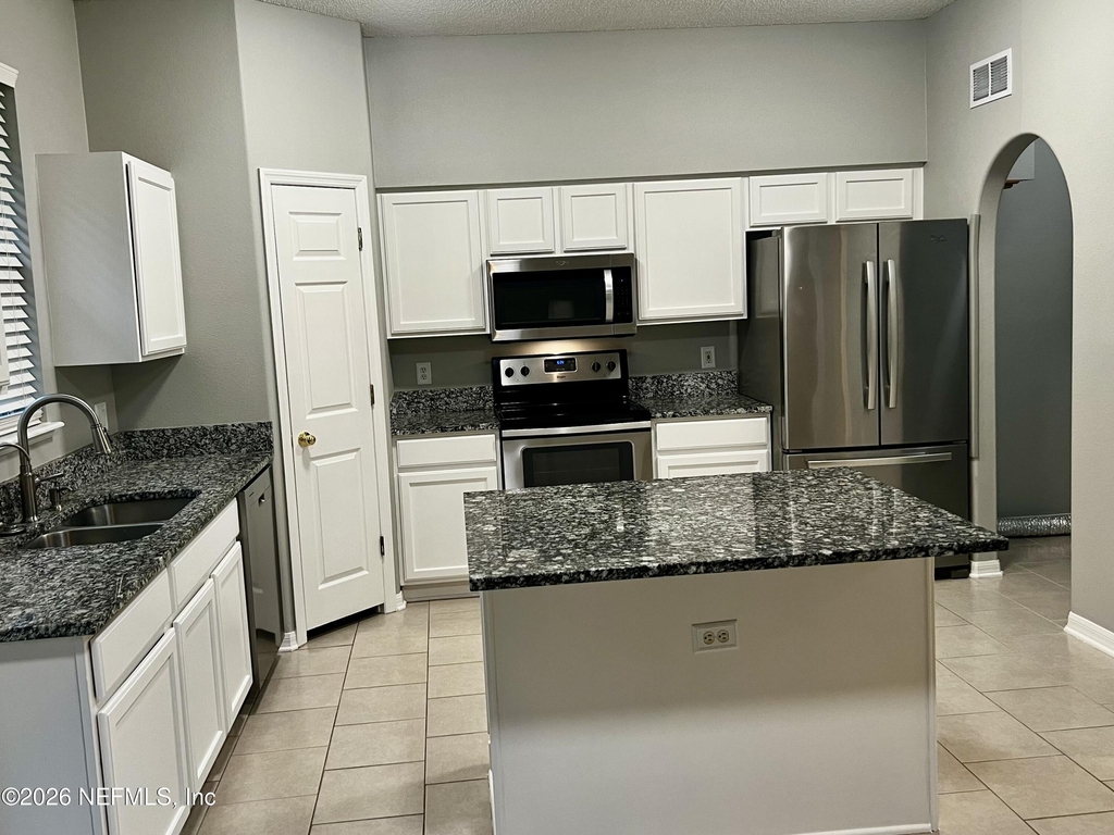10260 Woodley Creek Road W - Photo 12