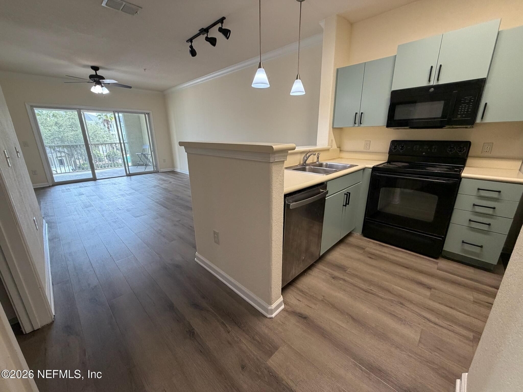 8290 Gate Parkway - Photo 11