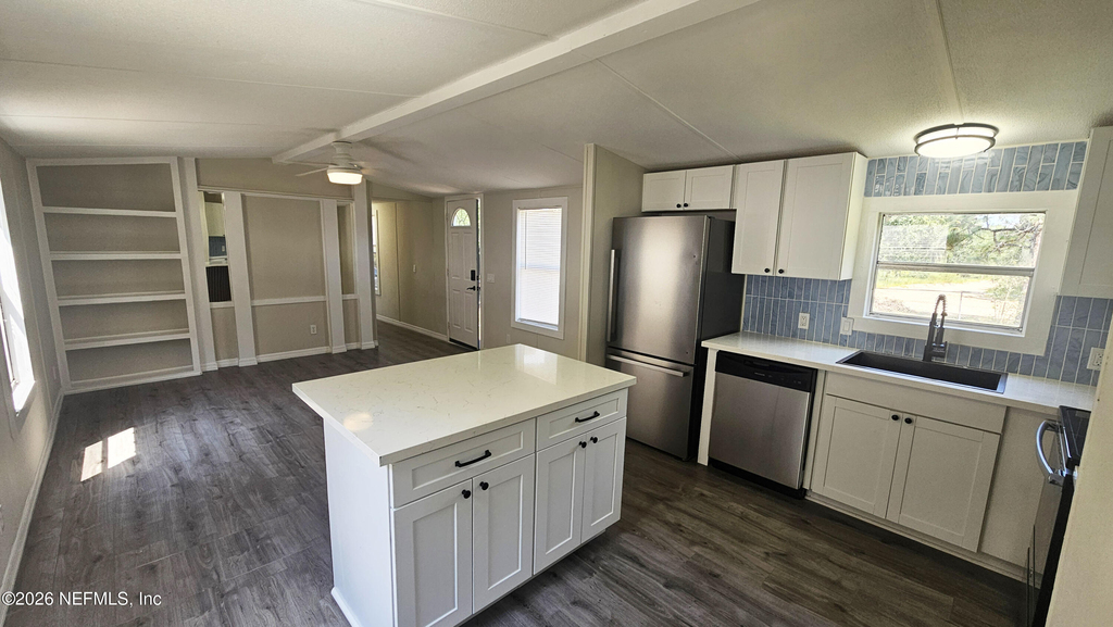231 Lakeview Court - Photo 4