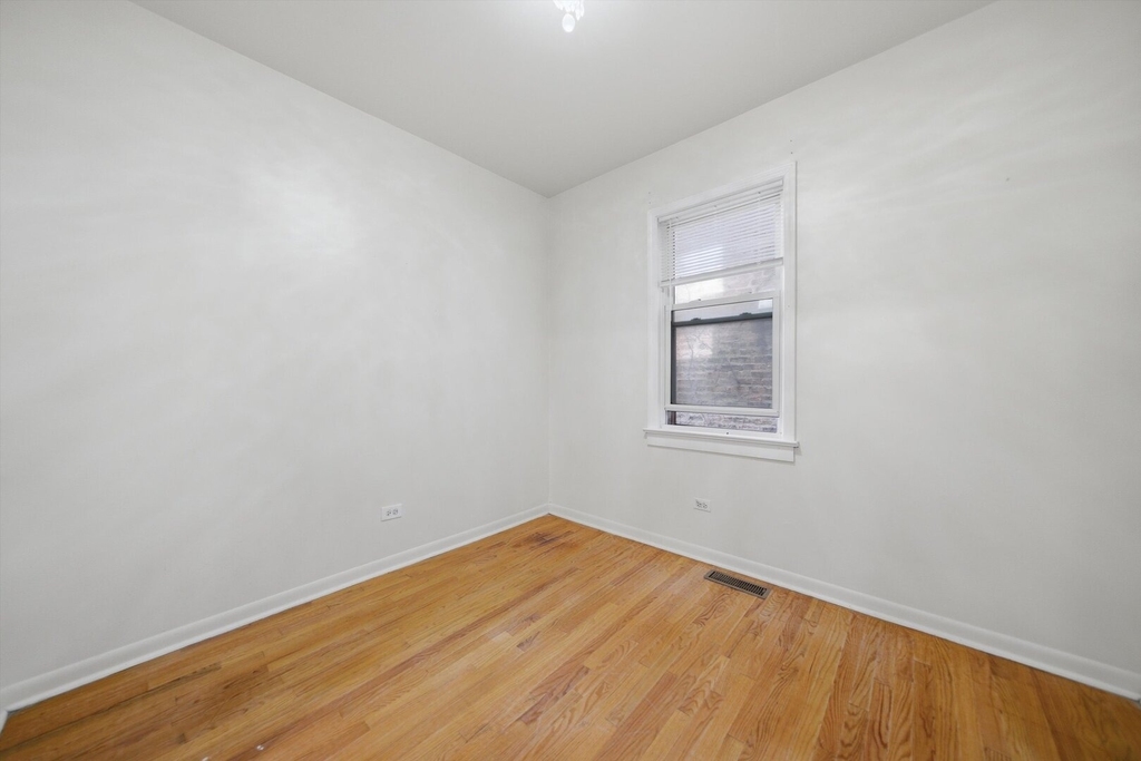 1915 Asbury Avenue - Photo 14