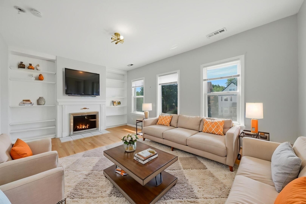1915 Asbury Avenue - Photo 1