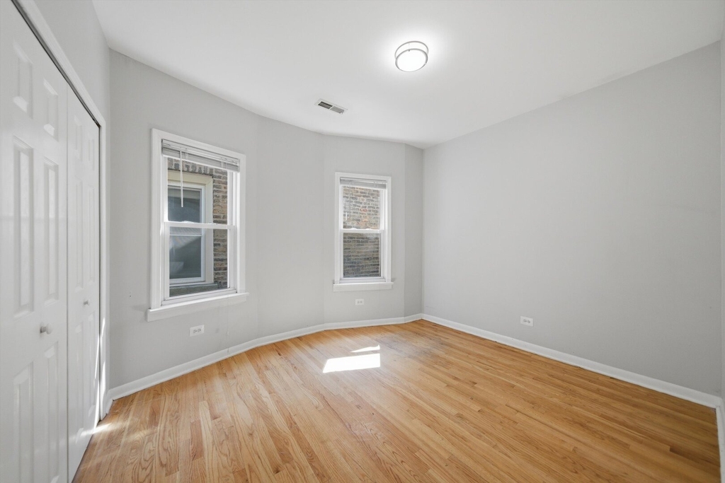1915 Asbury Avenue - Photo 11