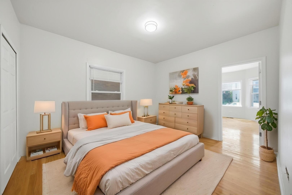 1915 Asbury Avenue - Photo 3