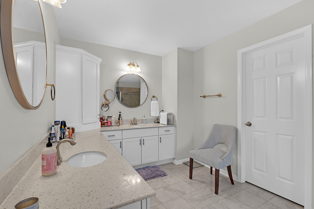 16w674 Hawthorne Court - Photo 16