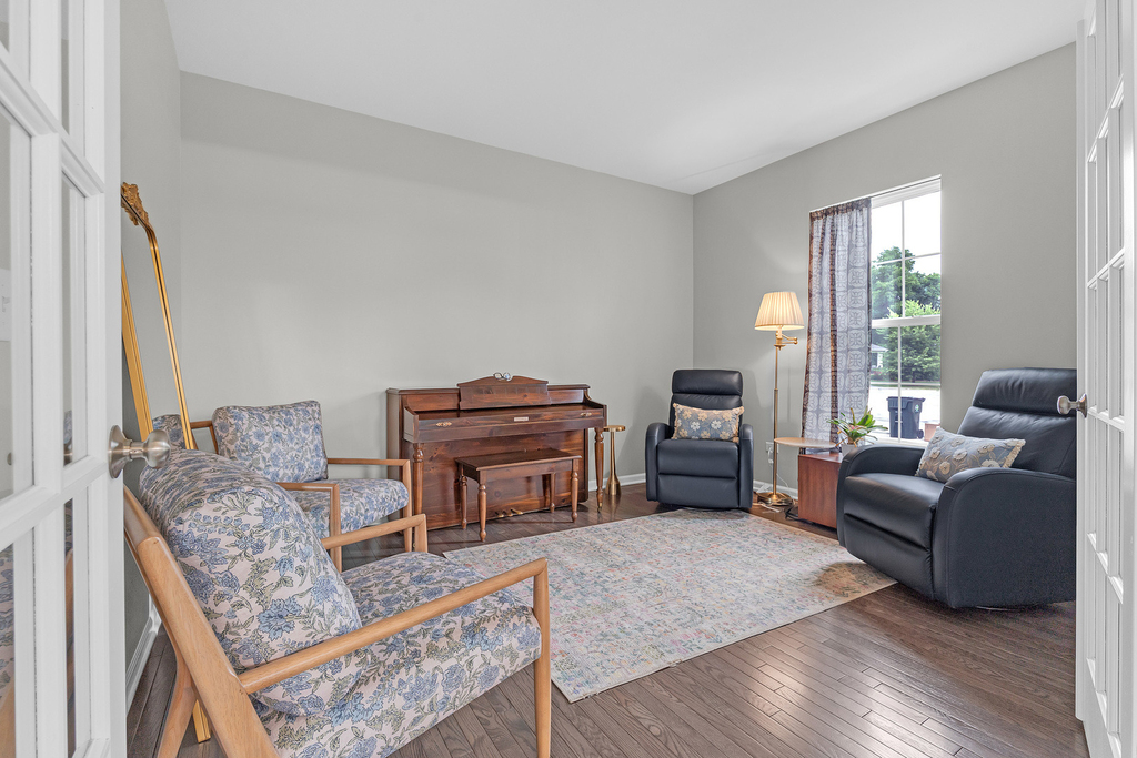 16w674 Hawthorne Court - Photo 1